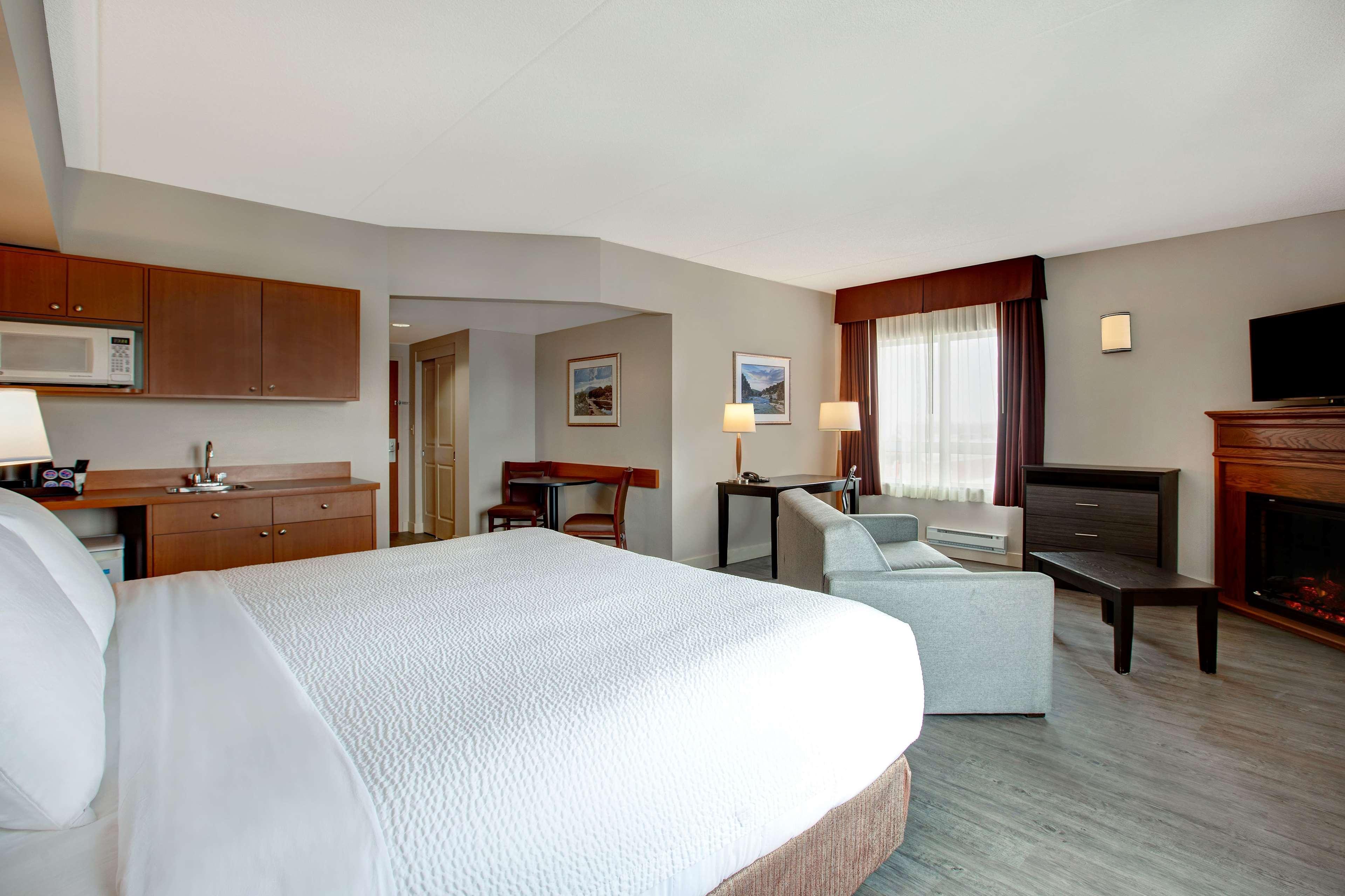 Days Inn & Suites By Wyndham Collingwood Ngoại thất bức ảnh