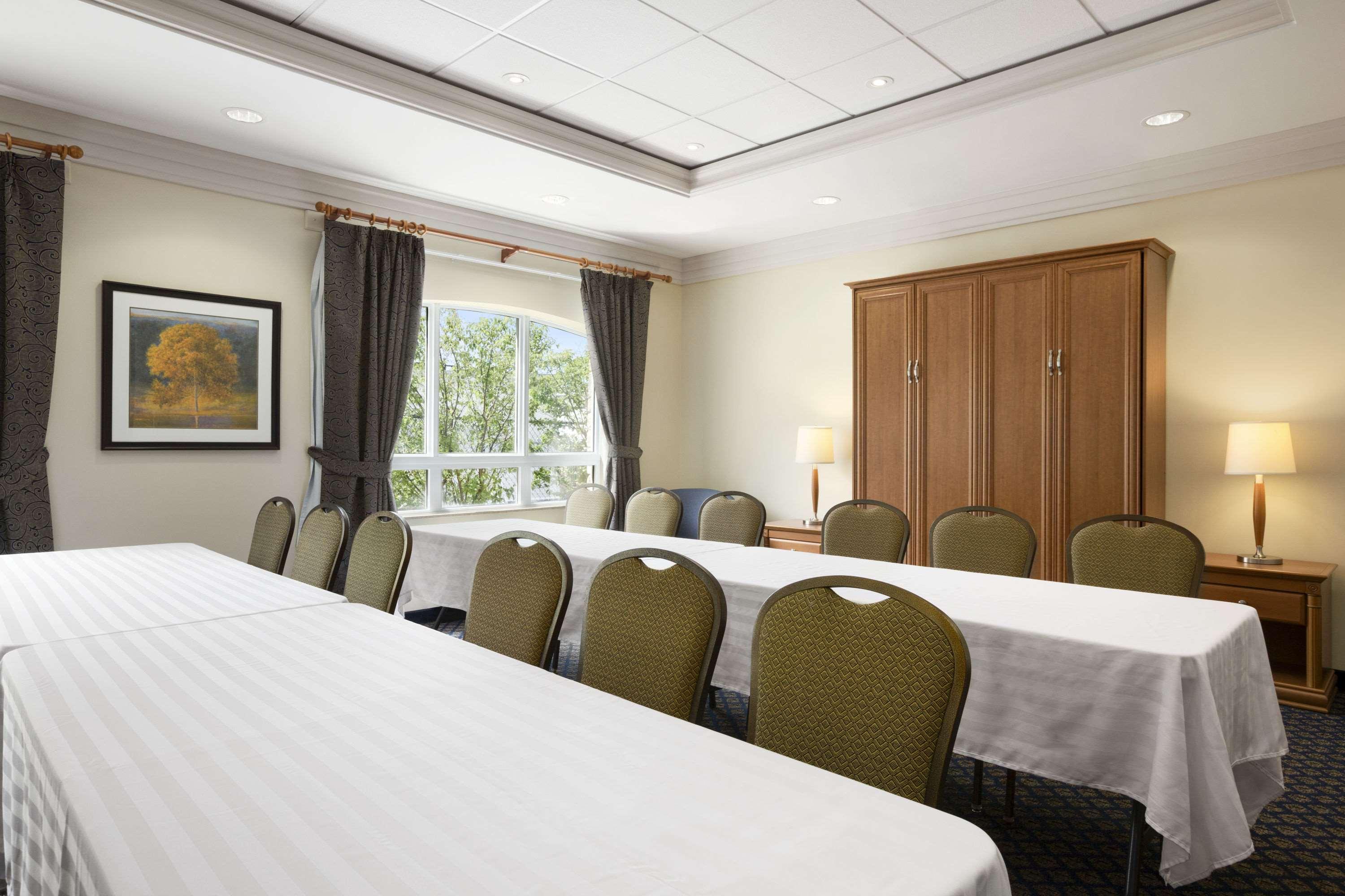 Days Inn & Suites By Wyndham Collingwood Ngoại thất bức ảnh