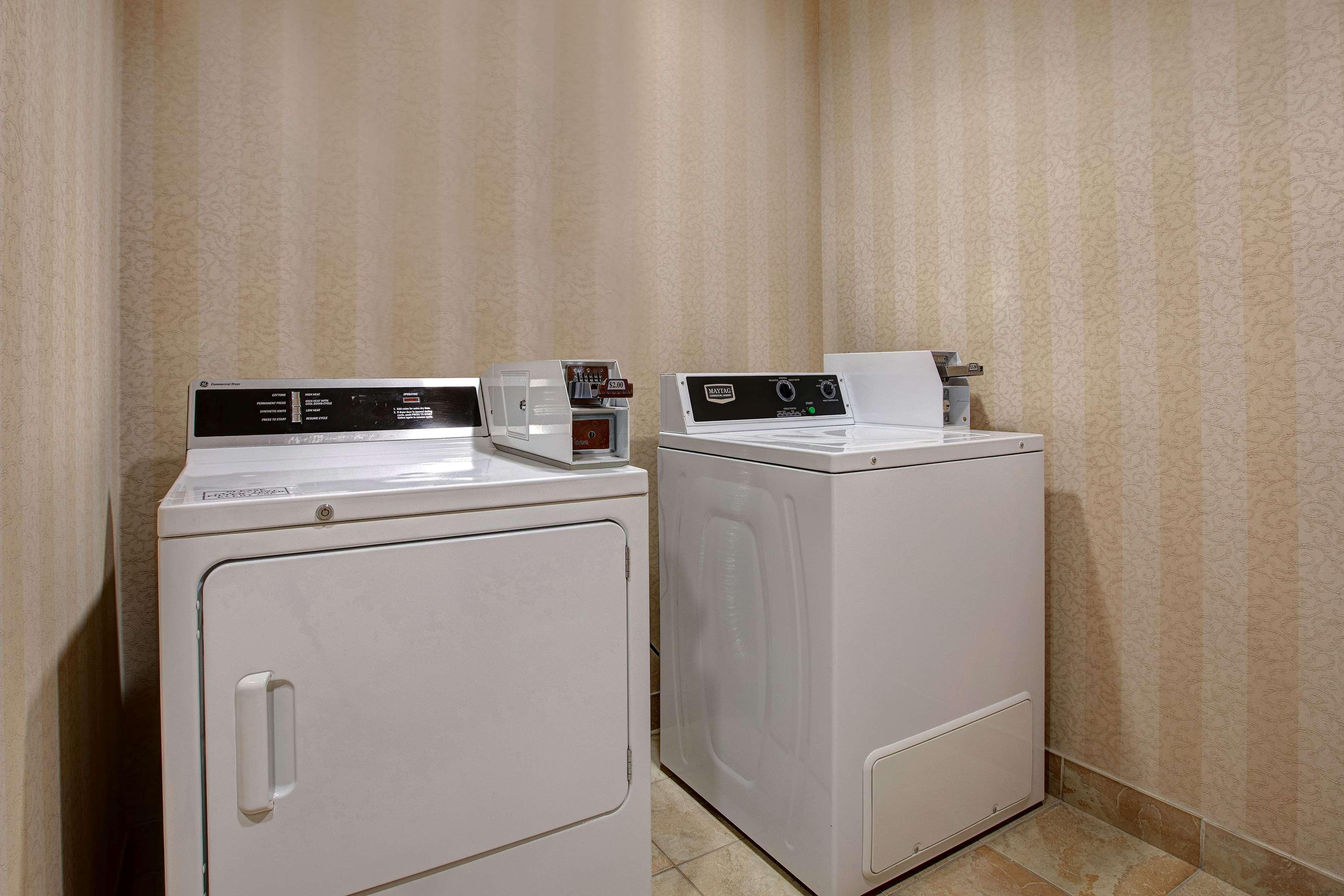 Days Inn & Suites By Wyndham Collingwood Ngoại thất bức ảnh