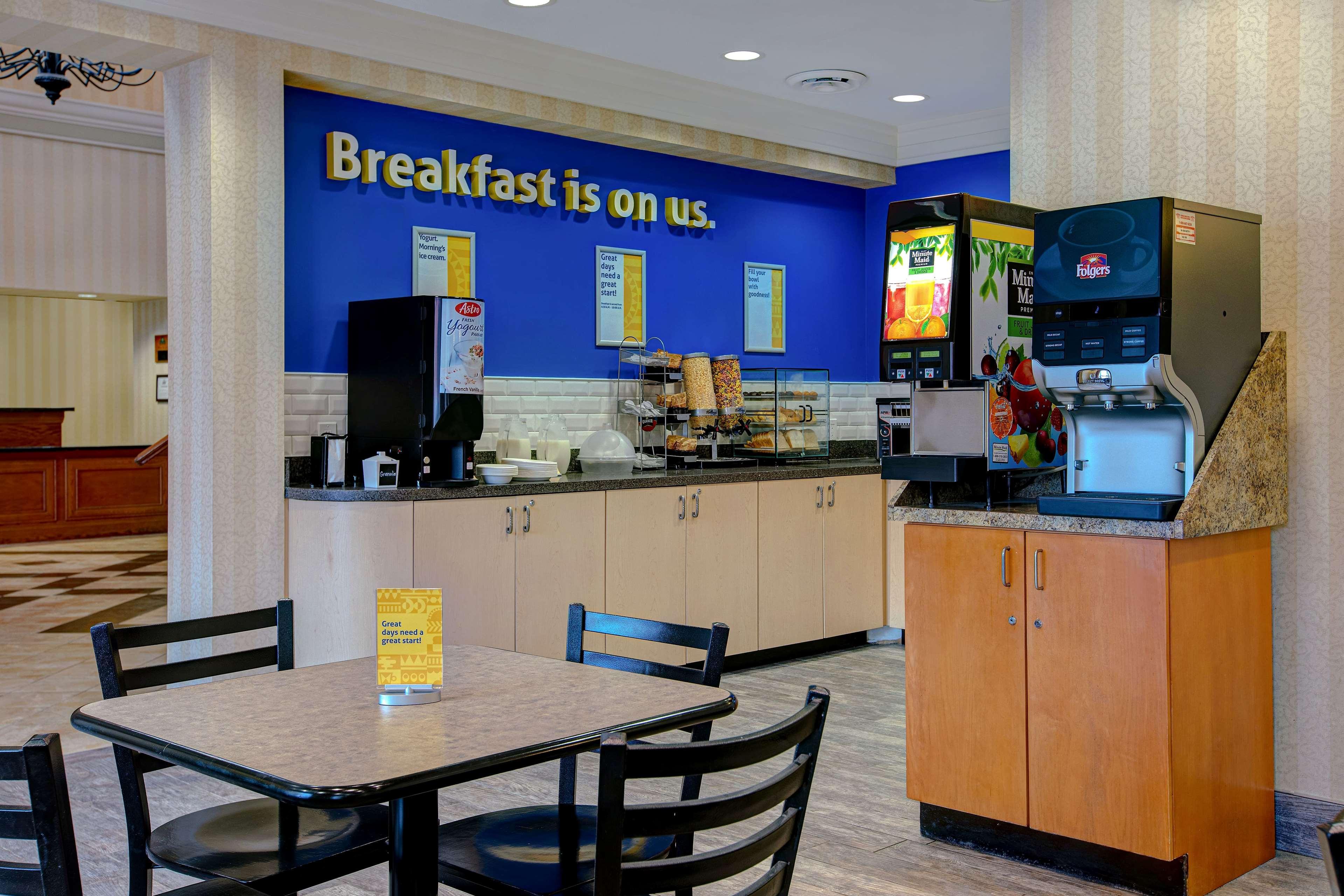 Days Inn & Suites By Wyndham Collingwood Ngoại thất bức ảnh