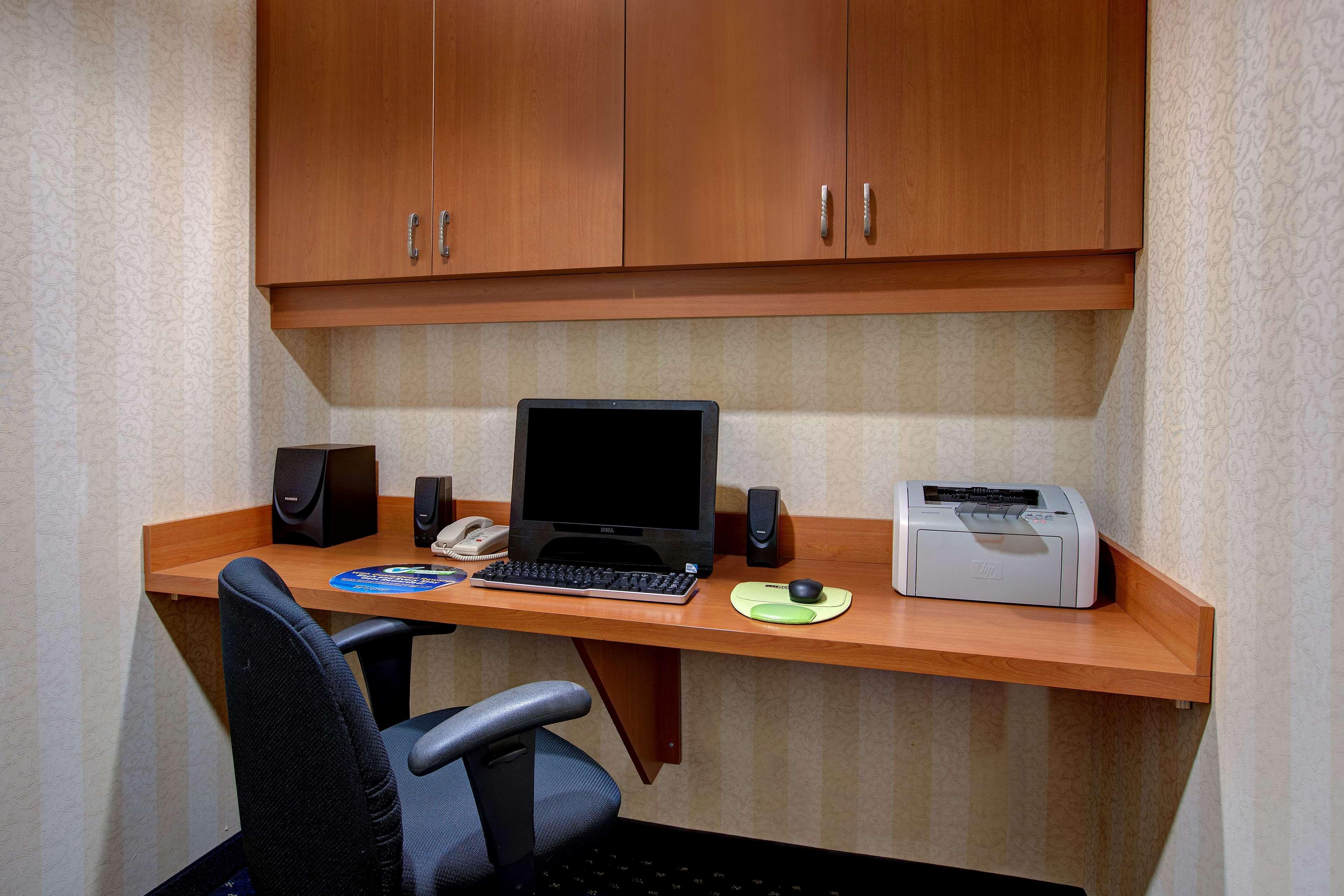 Days Inn & Suites By Wyndham Collingwood Ngoại thất bức ảnh