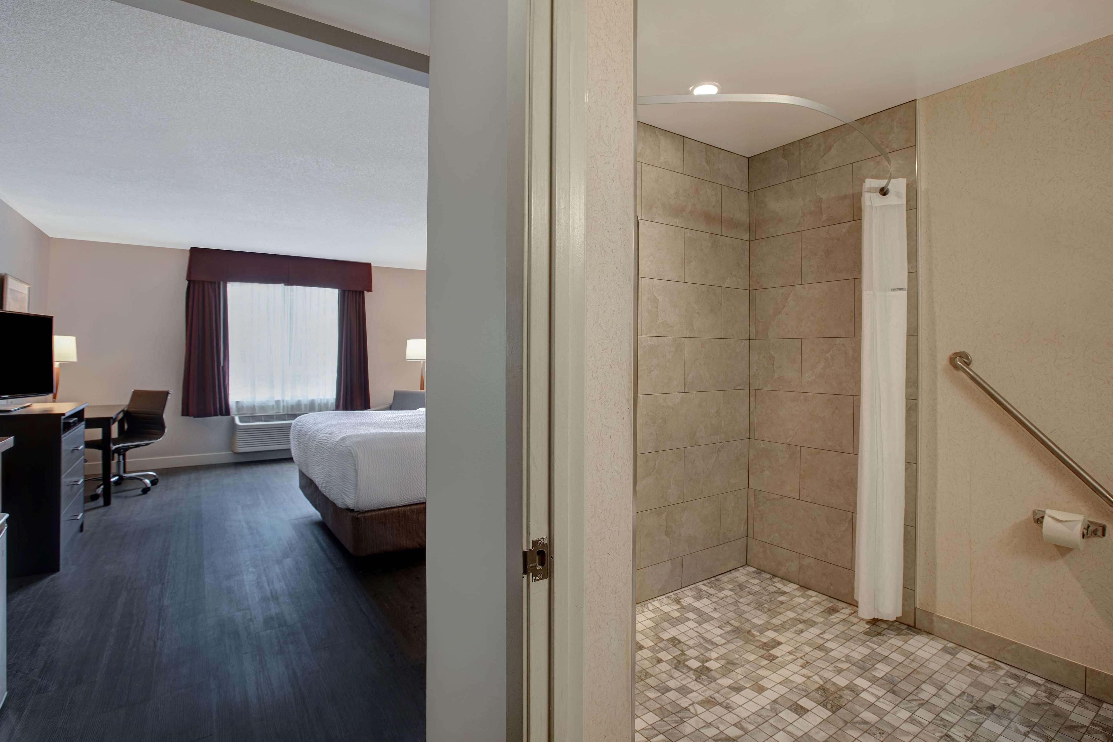 Days Inn & Suites By Wyndham Collingwood Ngoại thất bức ảnh