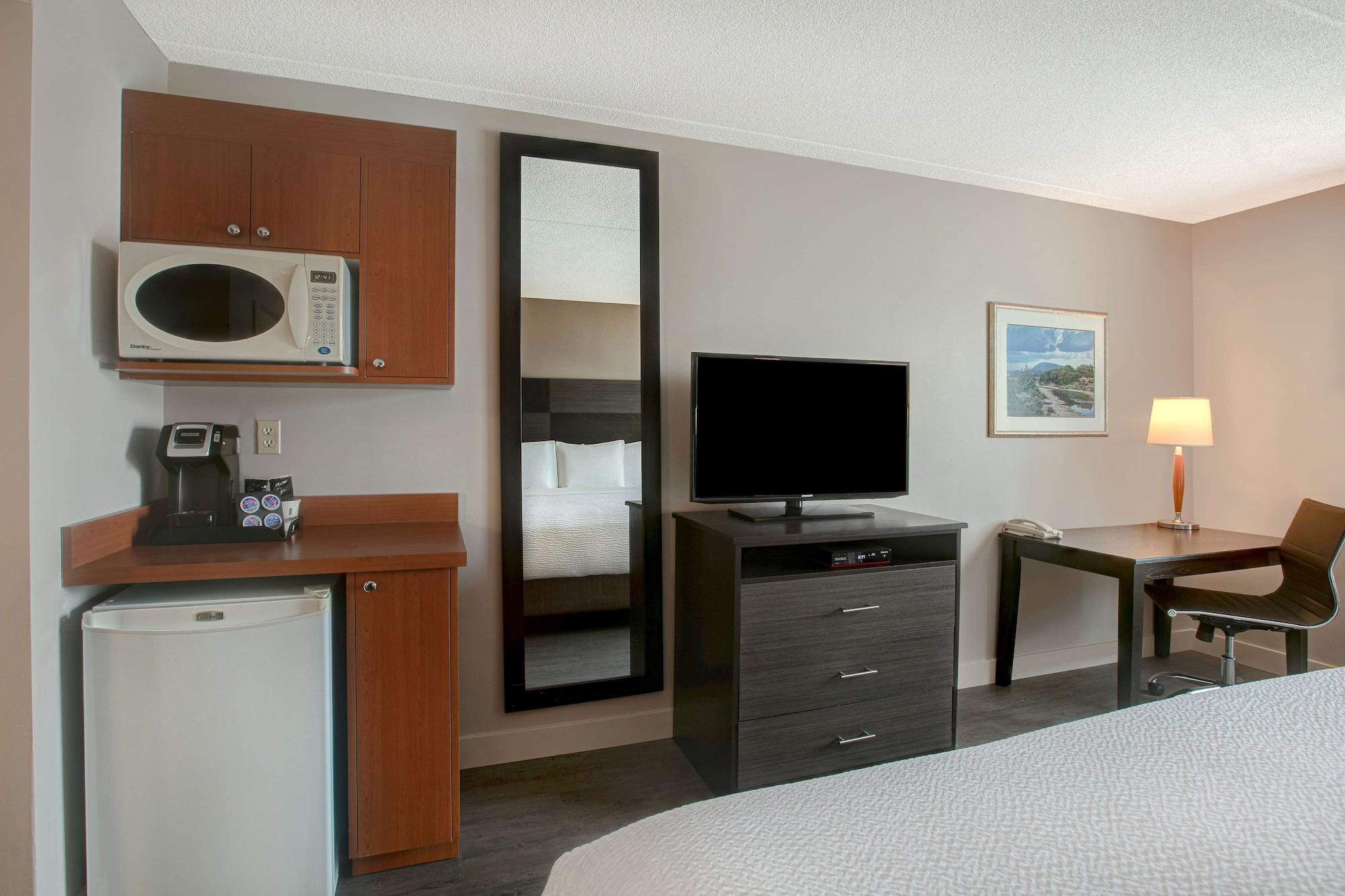 Days Inn & Suites By Wyndham Collingwood Ngoại thất bức ảnh